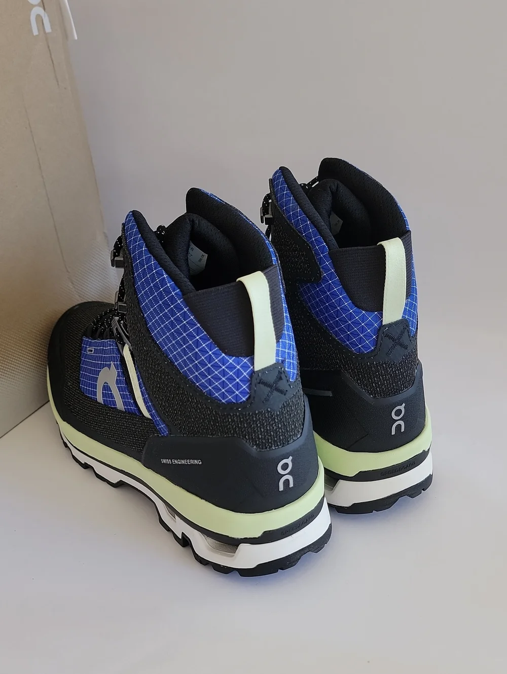 On Cloudalpine Waterproof Women's Hiking Boots US 10 Cobalt/Limelight
